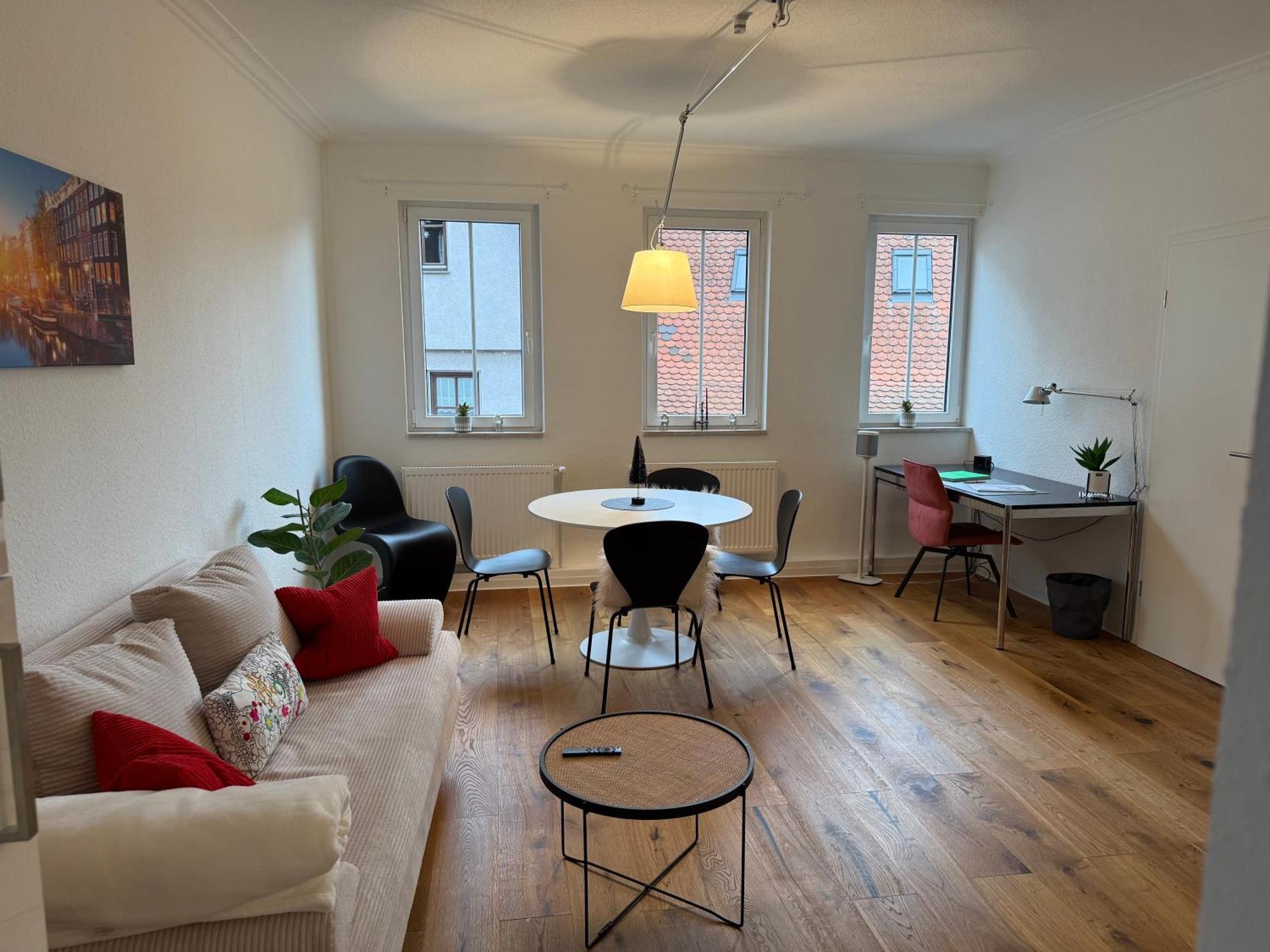 Apartment Stylisches Apartment Mit Grossem Tageslichbad Am Marktplatz Leonberg